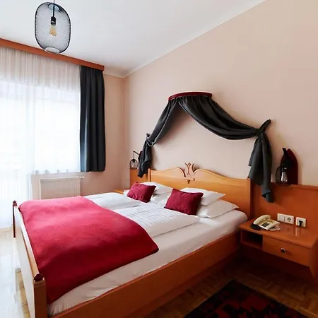 Hotel Garni Thermenoase 4*