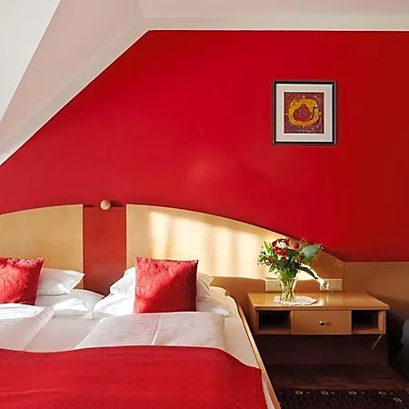 Hotel Garni Thermenoase 4*