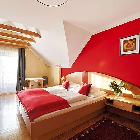 Ξενοδοχείο Garni Thermenoase 4*