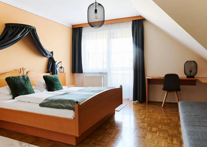 Ξενοδοχείο Garni Thermenoase 4*